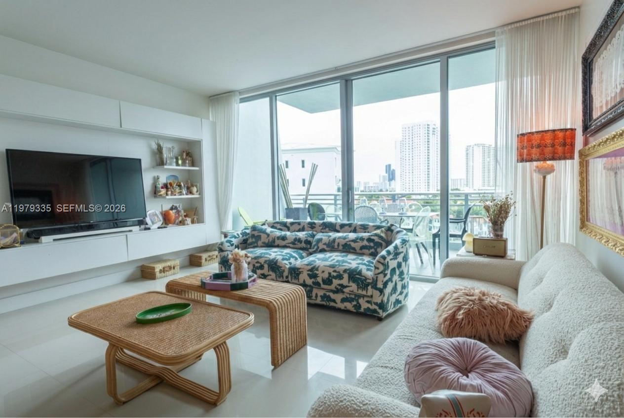 Undisclosed Address Aventura, FL 33180