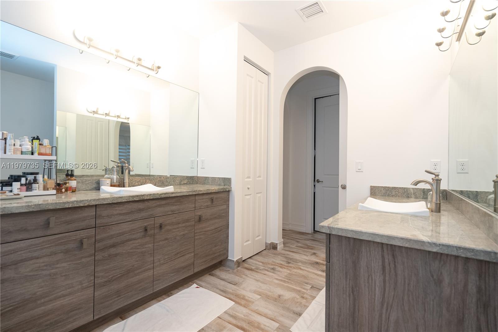 11826 SW 13th Ct Pembroke Pines, FL 33025