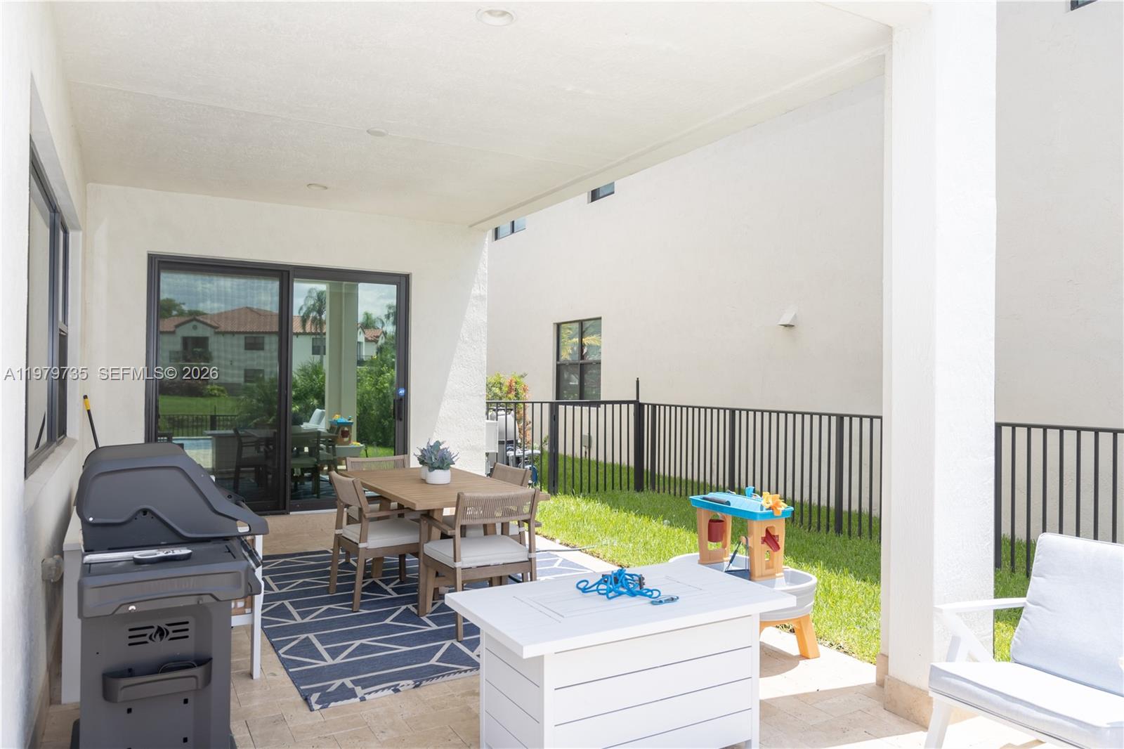 11826 SW 13th Ct Pembroke Pines, FL 33025