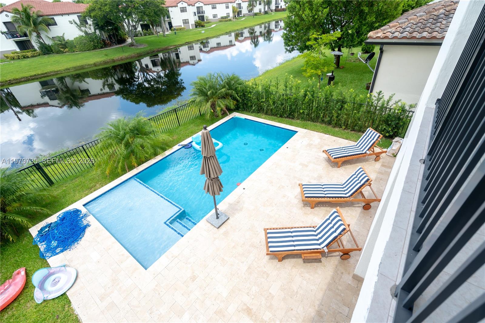 11826 SW 13th Ct Pembroke Pines, FL 33025