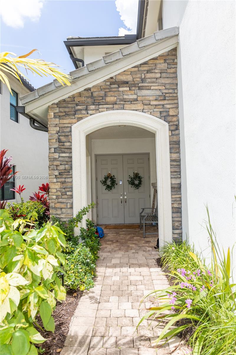 11826 SW 13th Ct Pembroke Pines, FL 33025