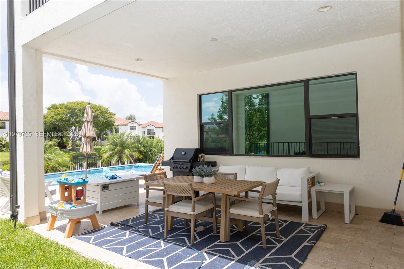 11826 SW 13th Ct Pembroke Pines, FL 33025