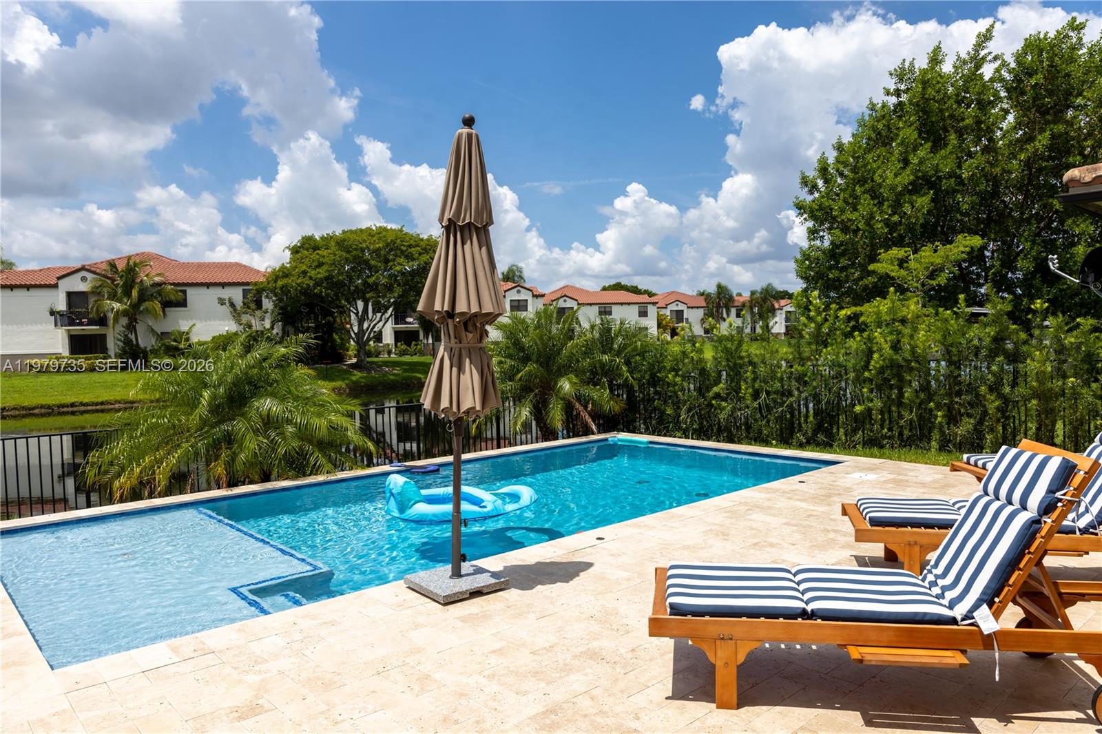 11826 SW 13th Ct Pembroke Pines, FL 33025