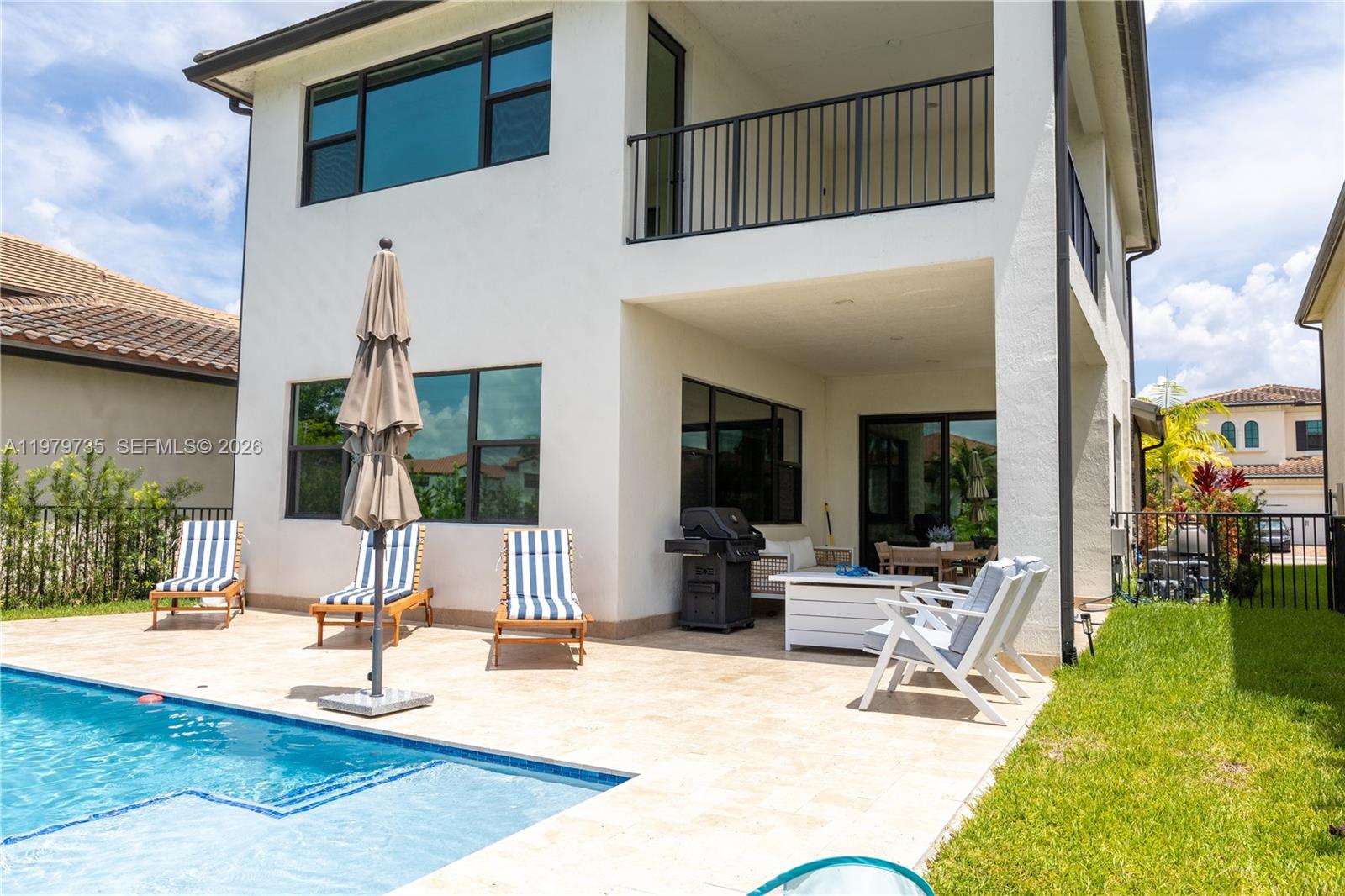 11826 SW 13th Ct Pembroke Pines, FL 33025