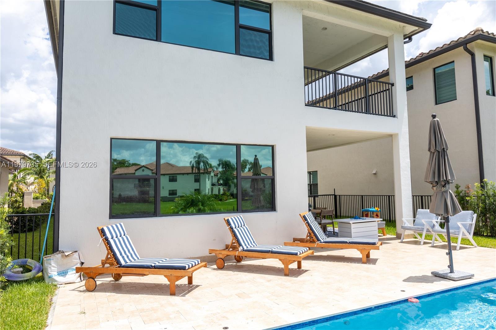 11826 SW 13th Ct Pembroke Pines, FL 33025