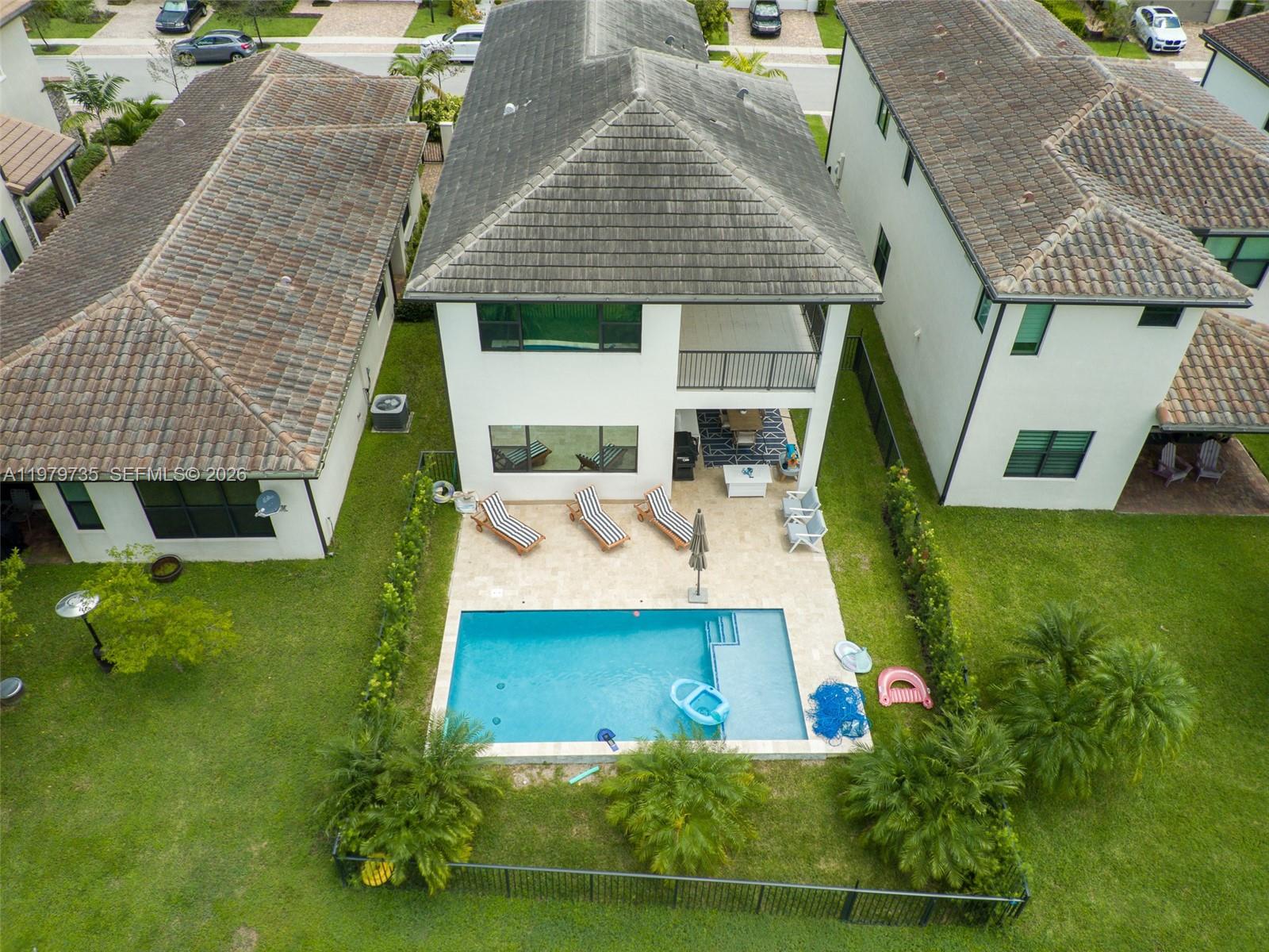 11826 SW 13th Ct Pembroke Pines, FL 33025