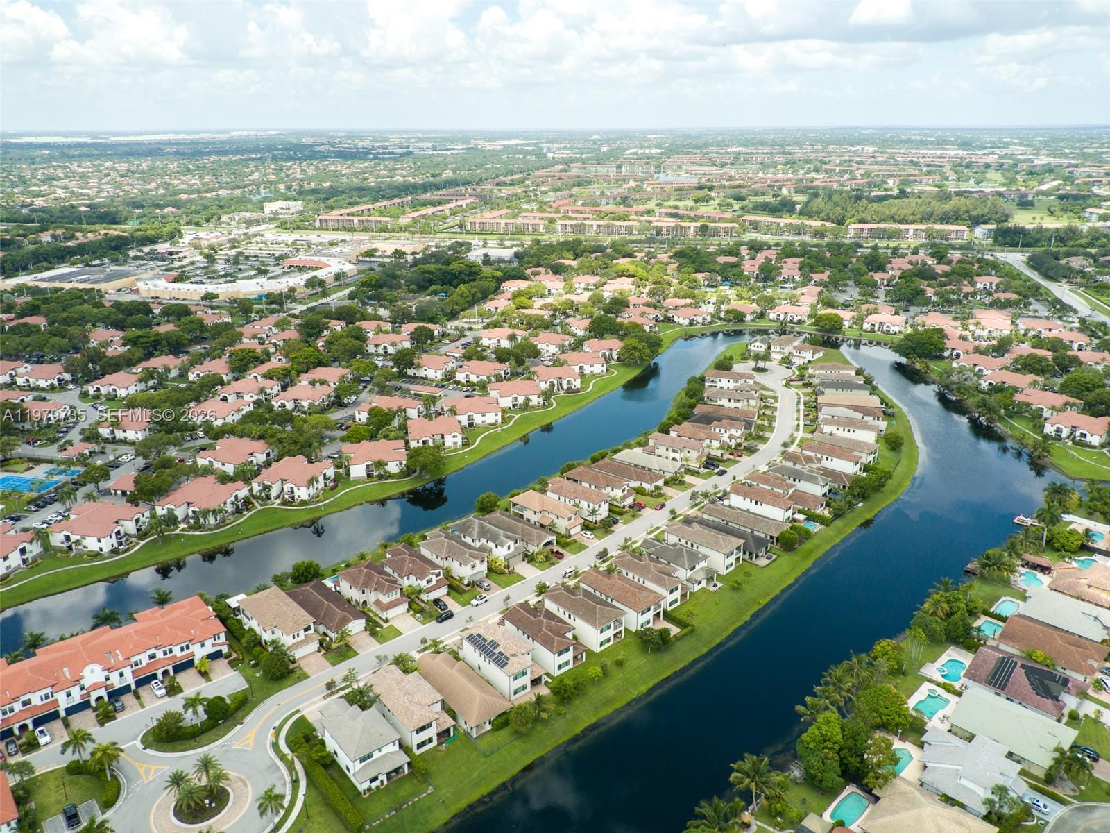 11826 SW 13th Ct Pembroke Pines, FL 33025