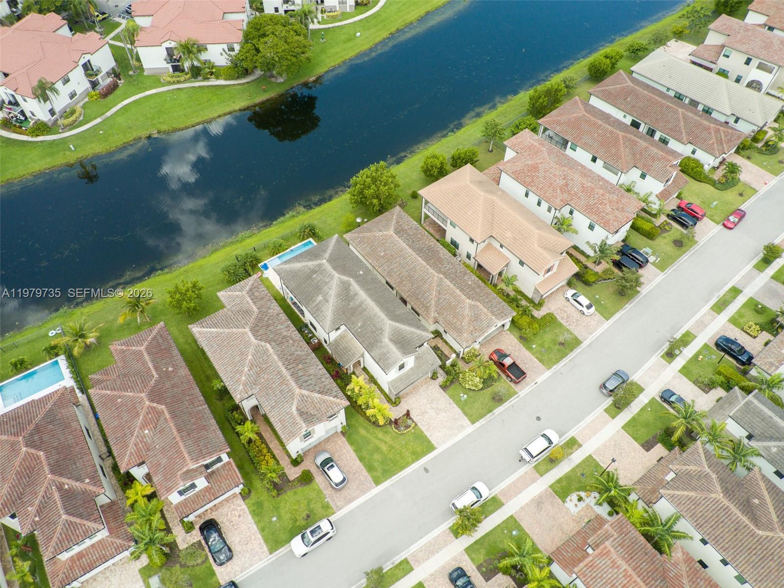 11826 SW 13th Ct Pembroke Pines, FL 33025