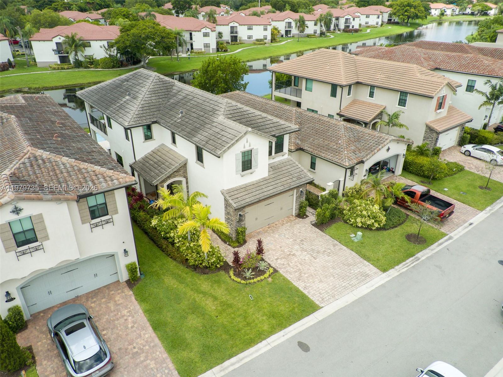 11826 SW 13th Ct Pembroke Pines, FL 33025