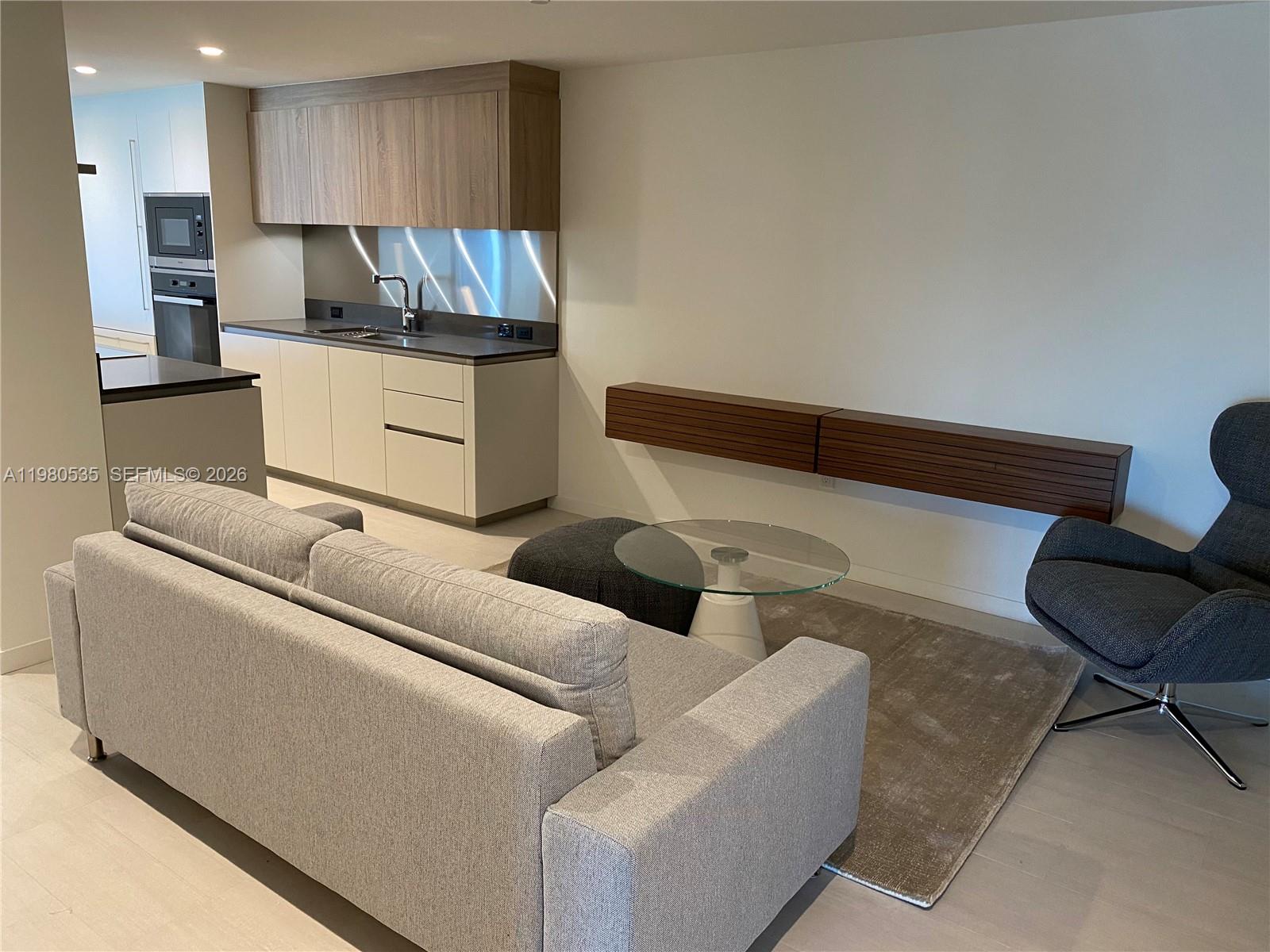 1000 Brickell Plz #4506 Miami, FL 33131