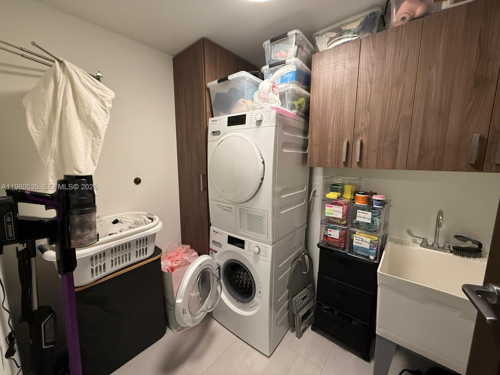 1000 Brickell Plz #4506 Miami, FL 33131