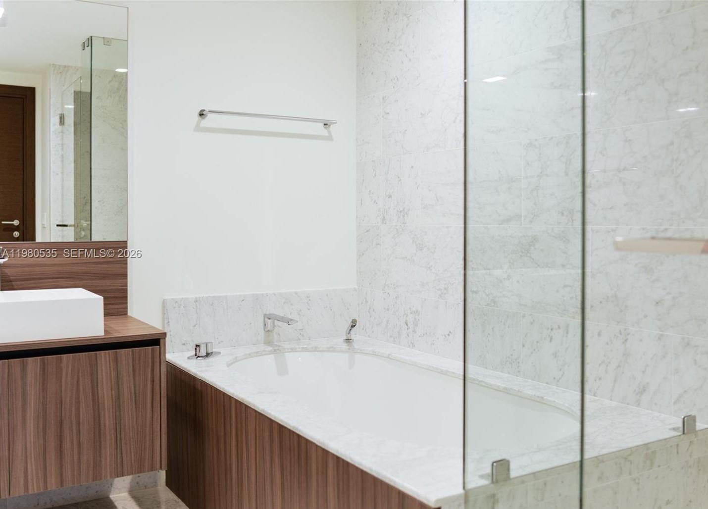 1000 Brickell Plz #4506 Miami, FL 33131