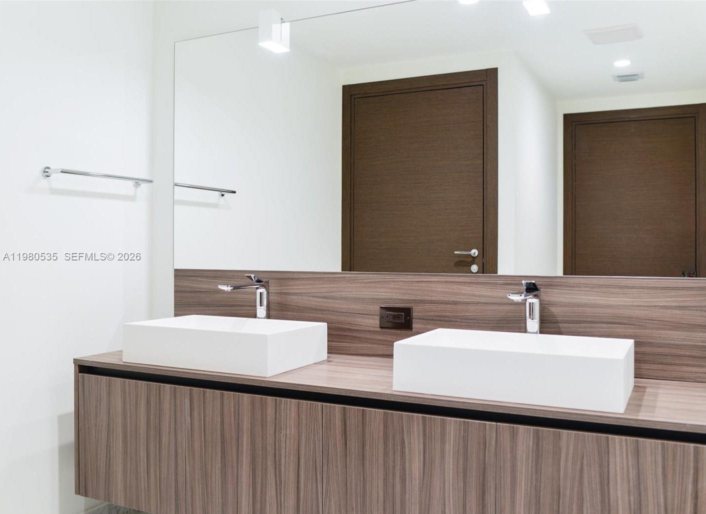 1000 Brickell Plz #4506 Miami, FL 33131