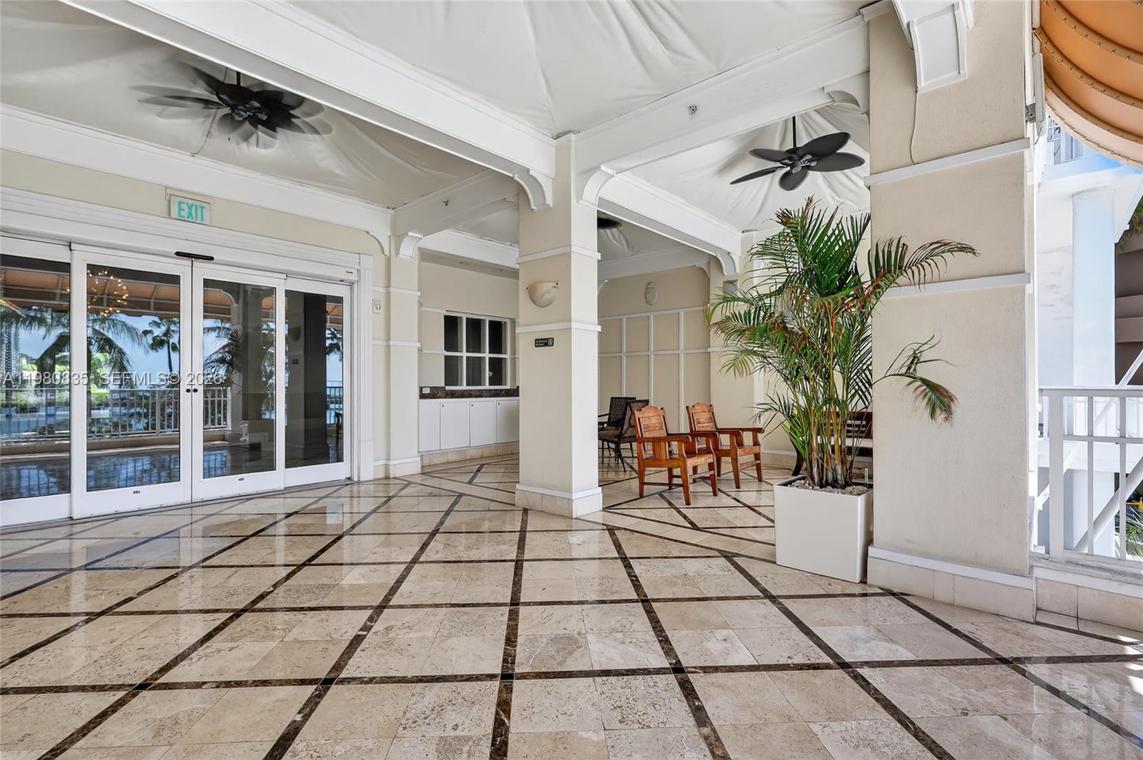 701 Brickell Key Blvd #LPH-06 / (2606) Miami, FL 33131