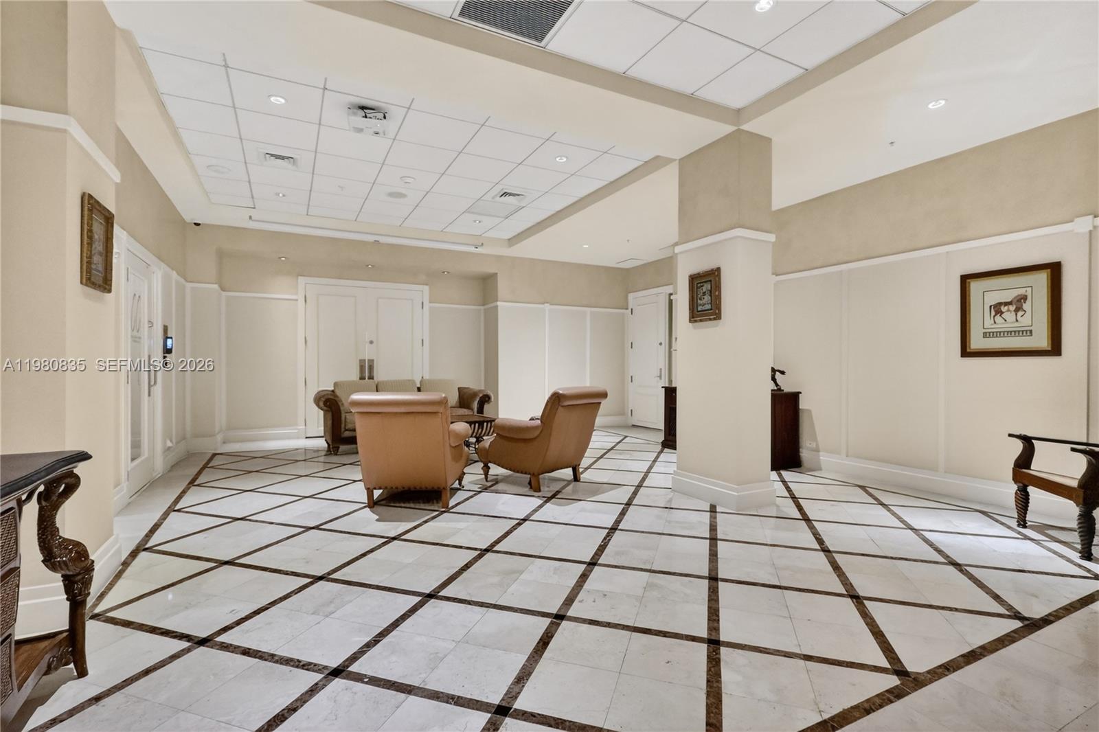 701 Brickell Key Blvd #LPH-06 / (2606) Miami, FL 33131