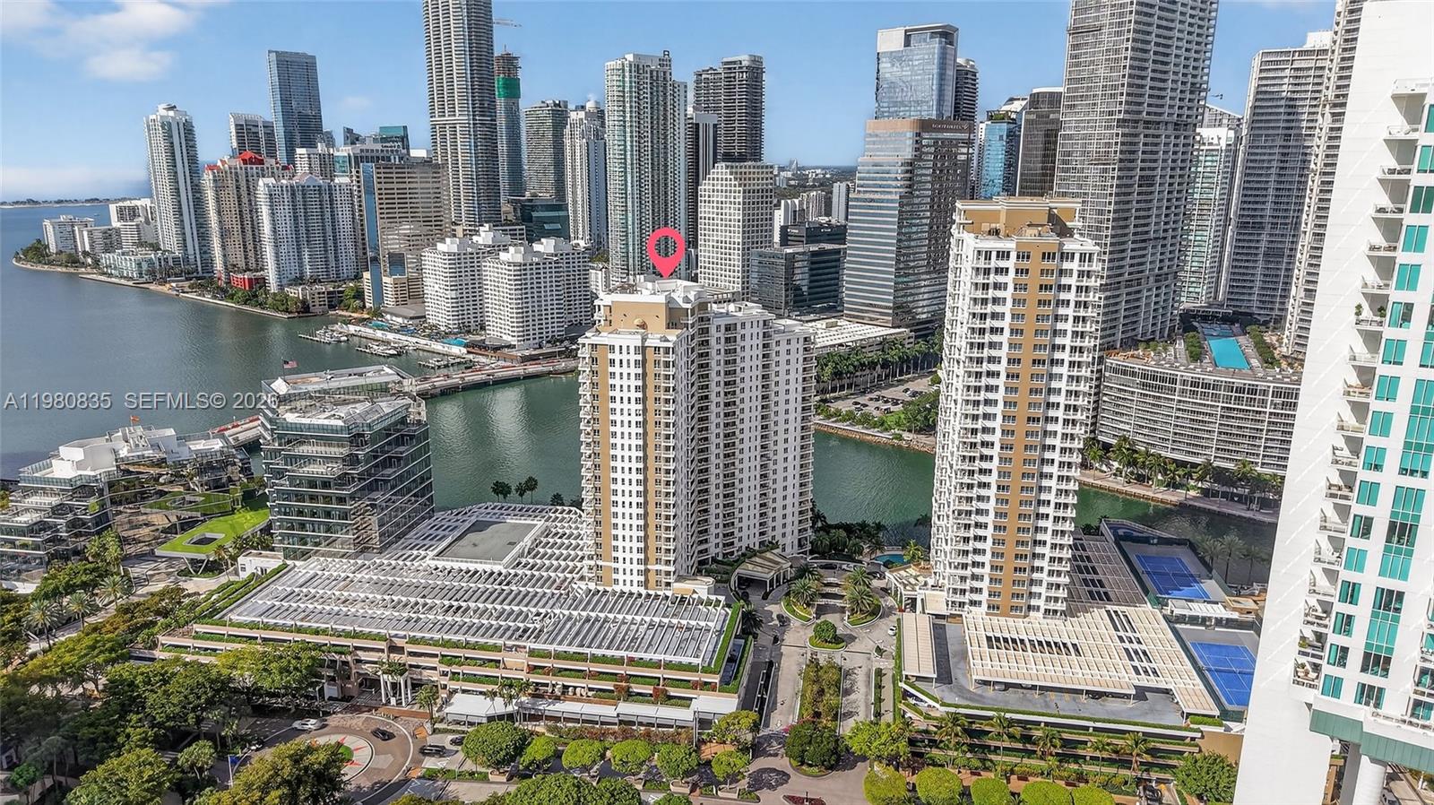 701 Brickell Key Blvd #LPH-06 / (2606) Miami, FL 33131