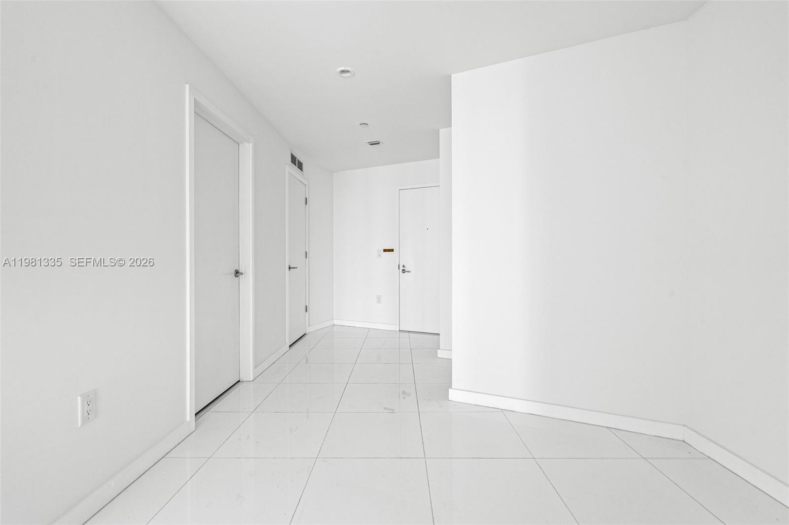 851 NE 1st Ave #2200 Miami, FL 33132