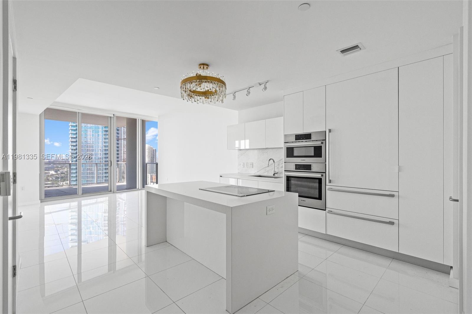 851 NE 1st Ave #2200 Miami, FL 33132