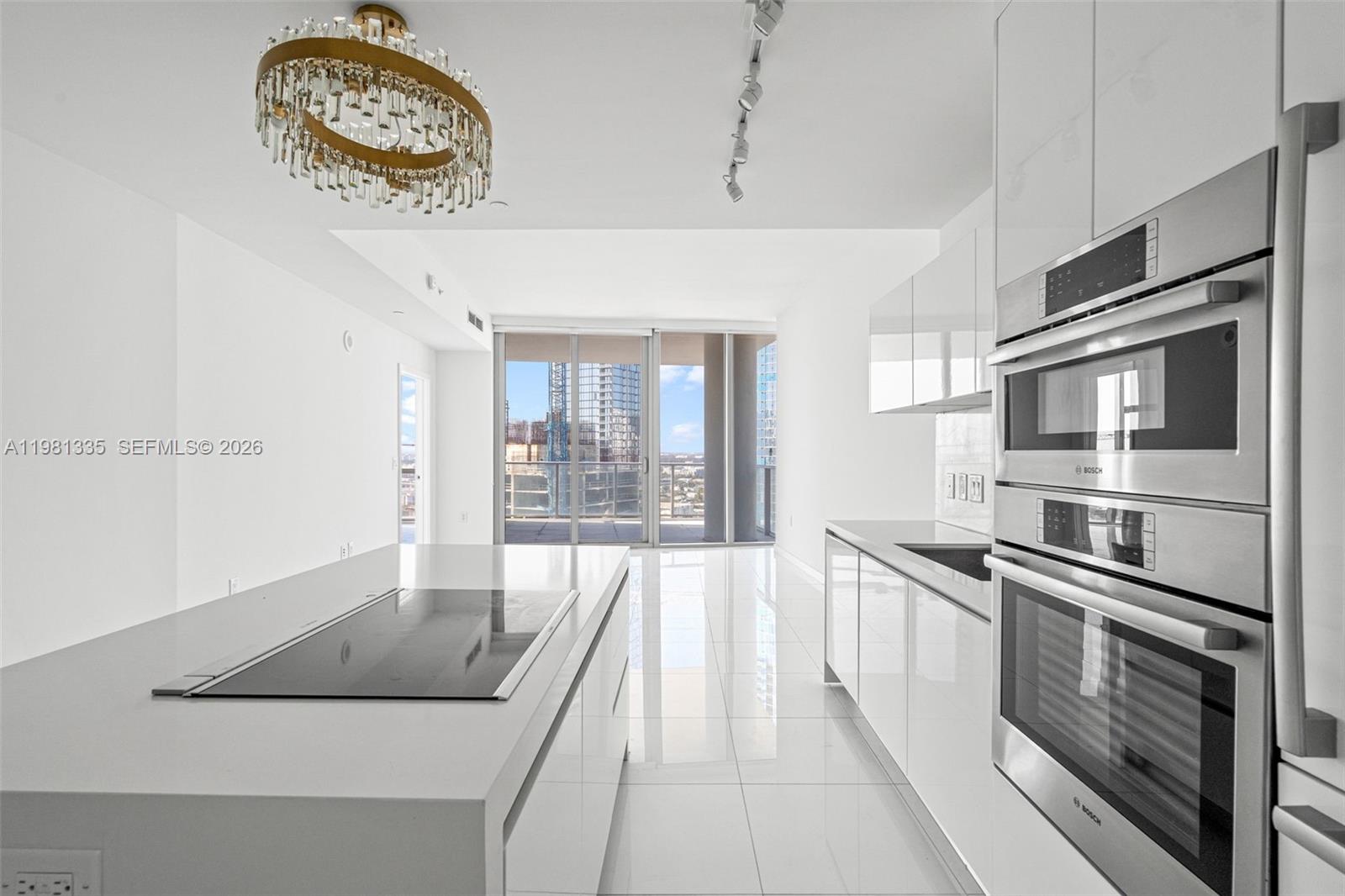 851 NE 1st Ave #2200 Miami, FL 33132