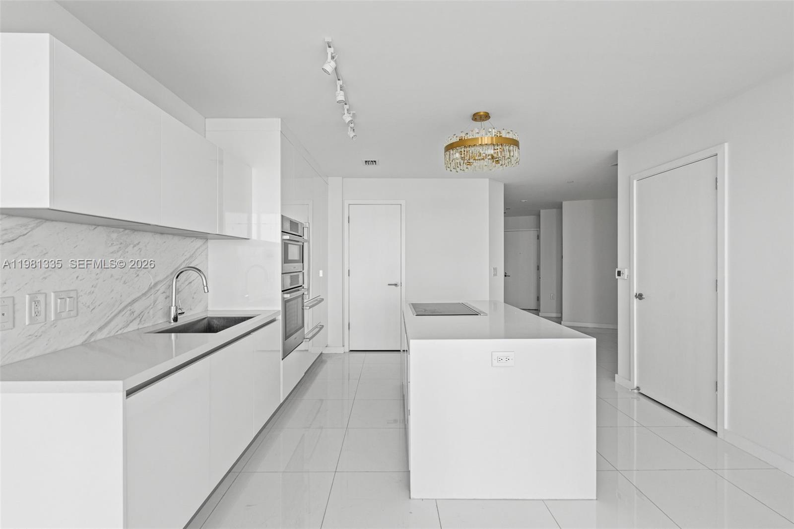 851 NE 1st Ave #2200 Miami, FL 33132