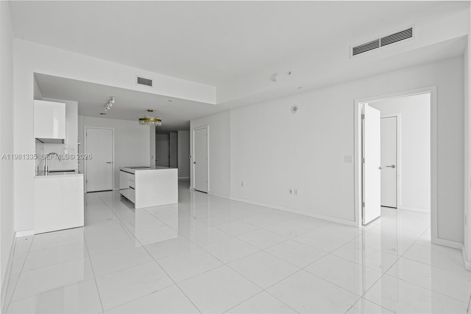 851 NE 1st Ave #2200 Miami, FL 33132