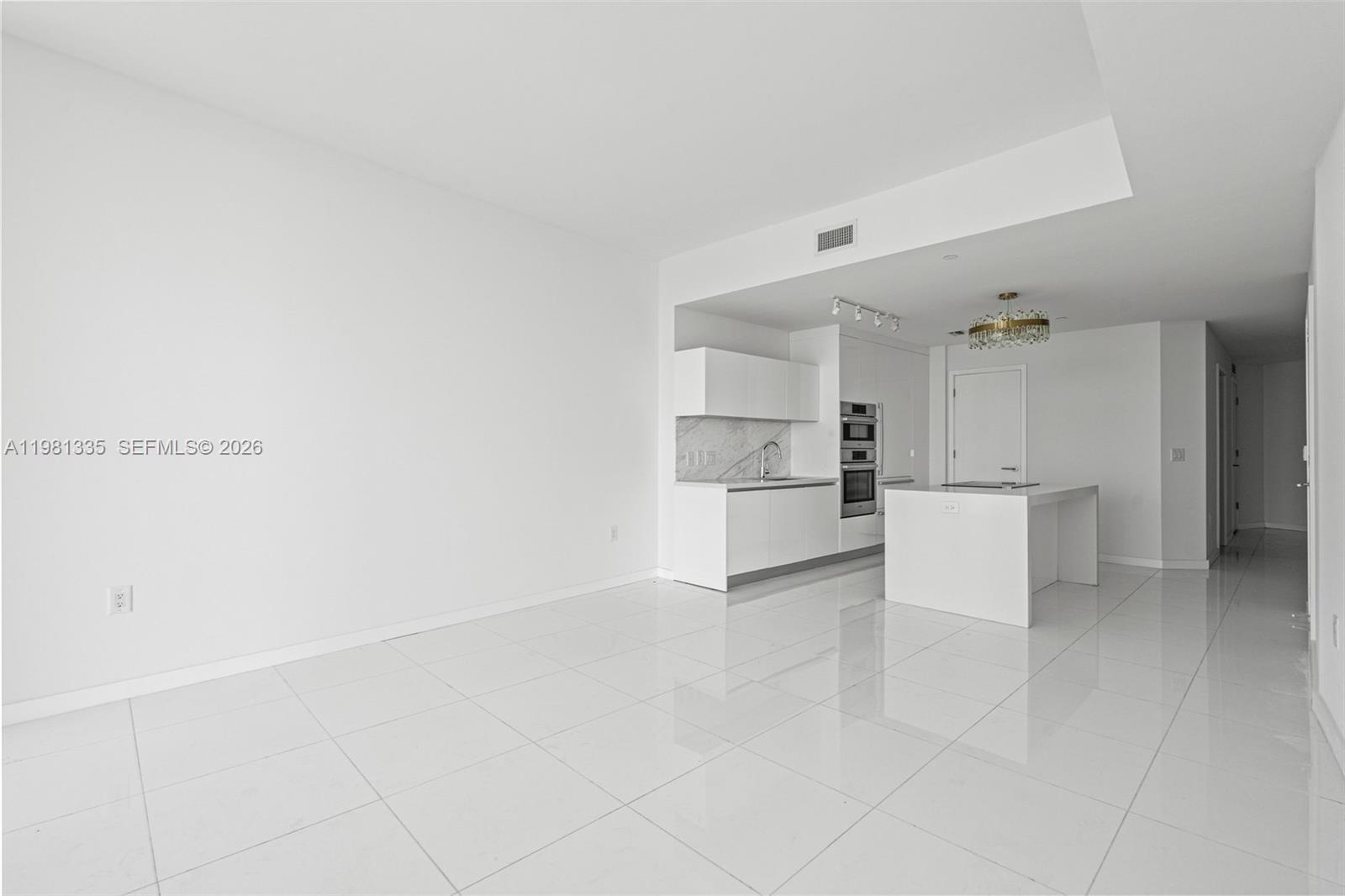 851 NE 1st Ave #2200 Miami, FL 33132