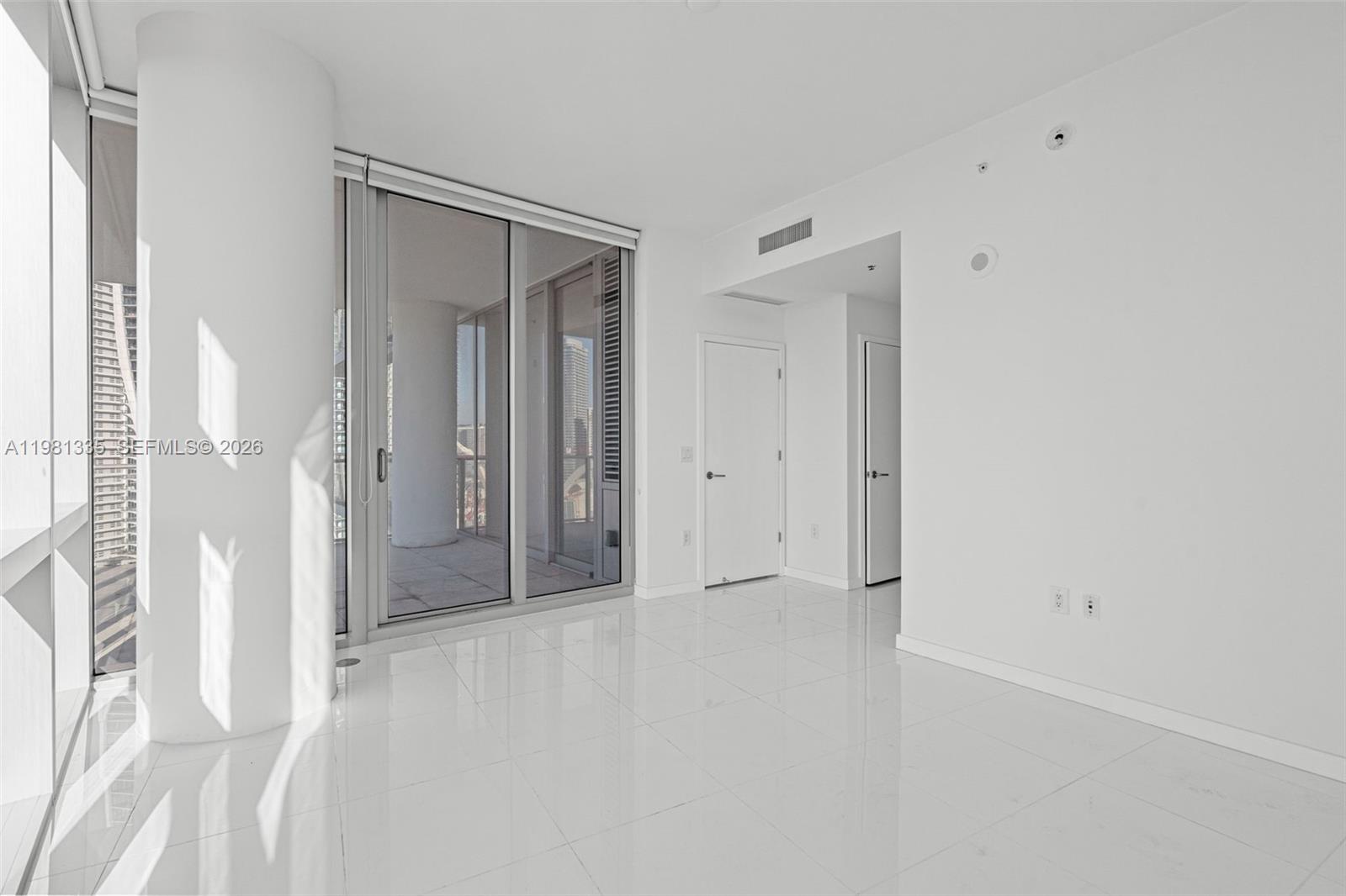 851 NE 1st Ave #2200 Miami, FL 33132