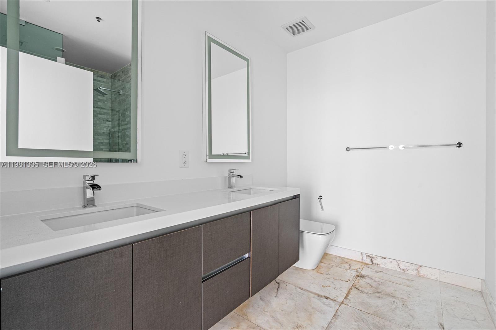 851 NE 1st Ave #2200 Miami, FL 33132