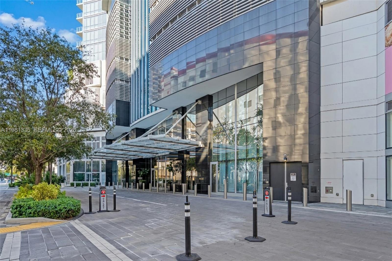 851 NE 1st Ave #2200 Miami, FL 33132