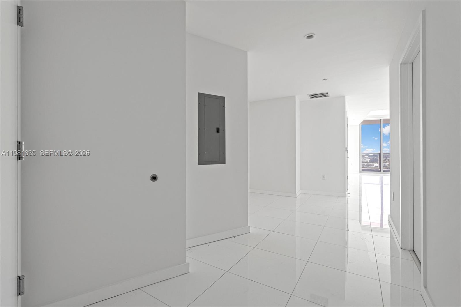 851 NE 1st Ave #2200 Miami, FL 33132