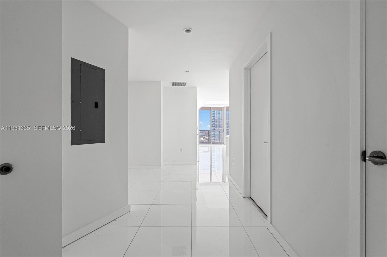 851 NE 1st Ave #2200 Miami, FL 33132