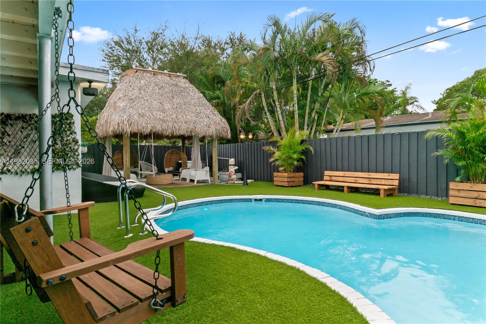 19440 NE 18th Pl Miami, FL 33179