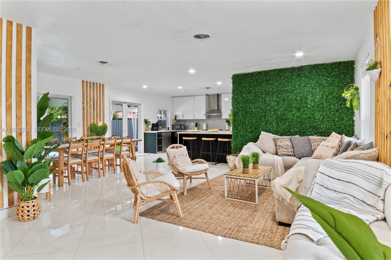 19440 NE 18th Pl Miami, FL 33179