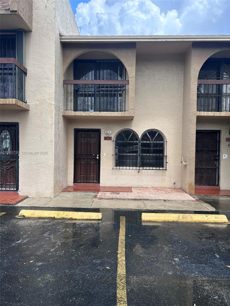 1072 W 79th St #32 Hialeah, FL 33014