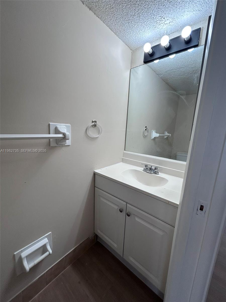 1072 W 79th St #32 Hialeah, FL 33014