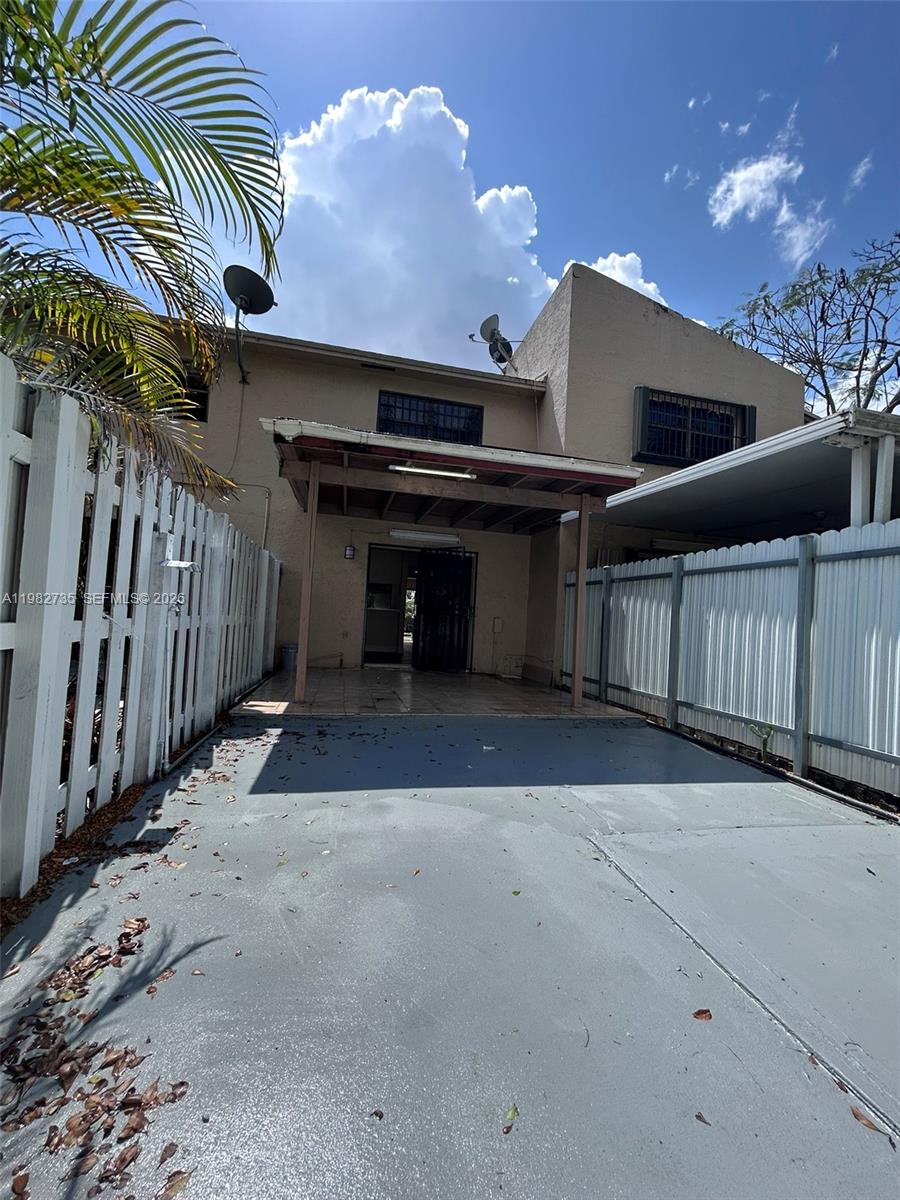 1072 W 79th St #32 Hialeah, FL 33014