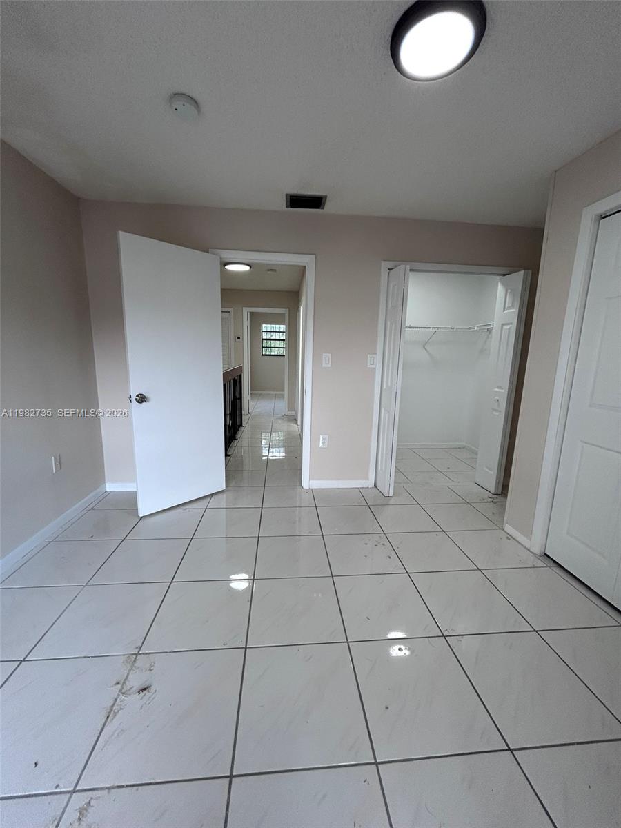 1072 W 79th St #32 Hialeah, FL 33014