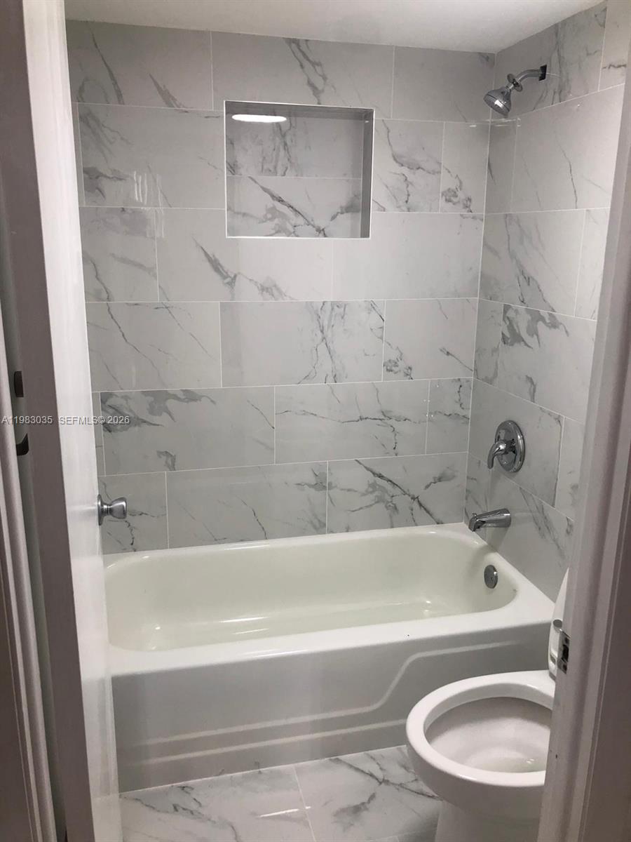 1200 NE Miami Gdns Dr #820W