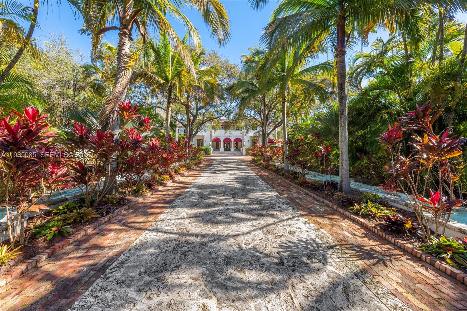 9401 Journeys End Rd Coral Gables, FL 33156