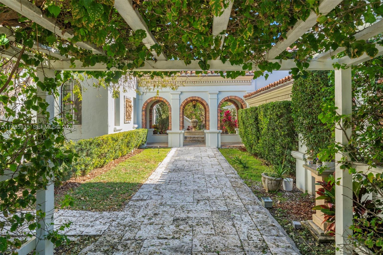 9401 Journeys End Rd Coral Gables, FL 33156