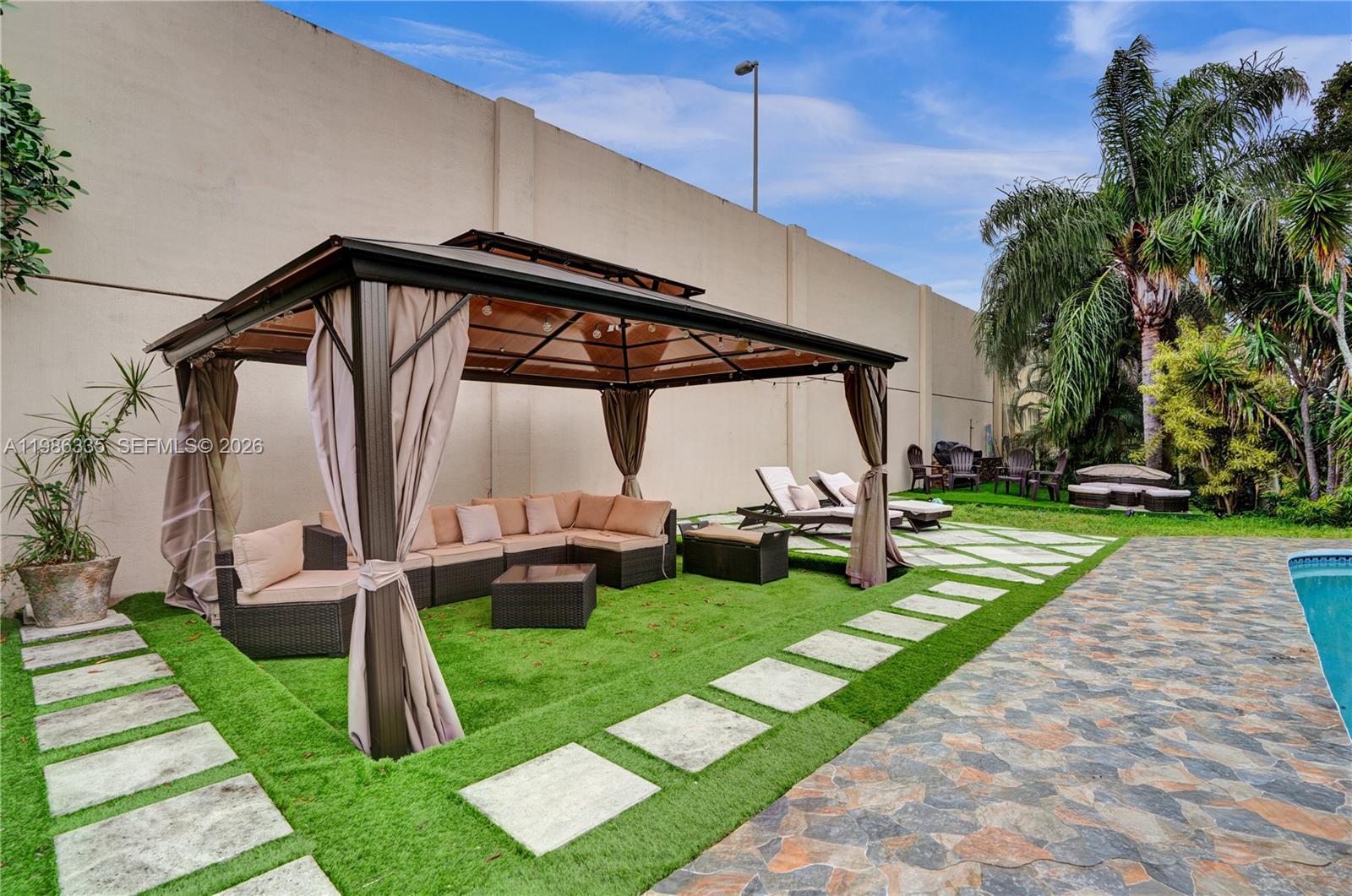 4220 NW 62nd Ct Coconut Creek, FL 33073