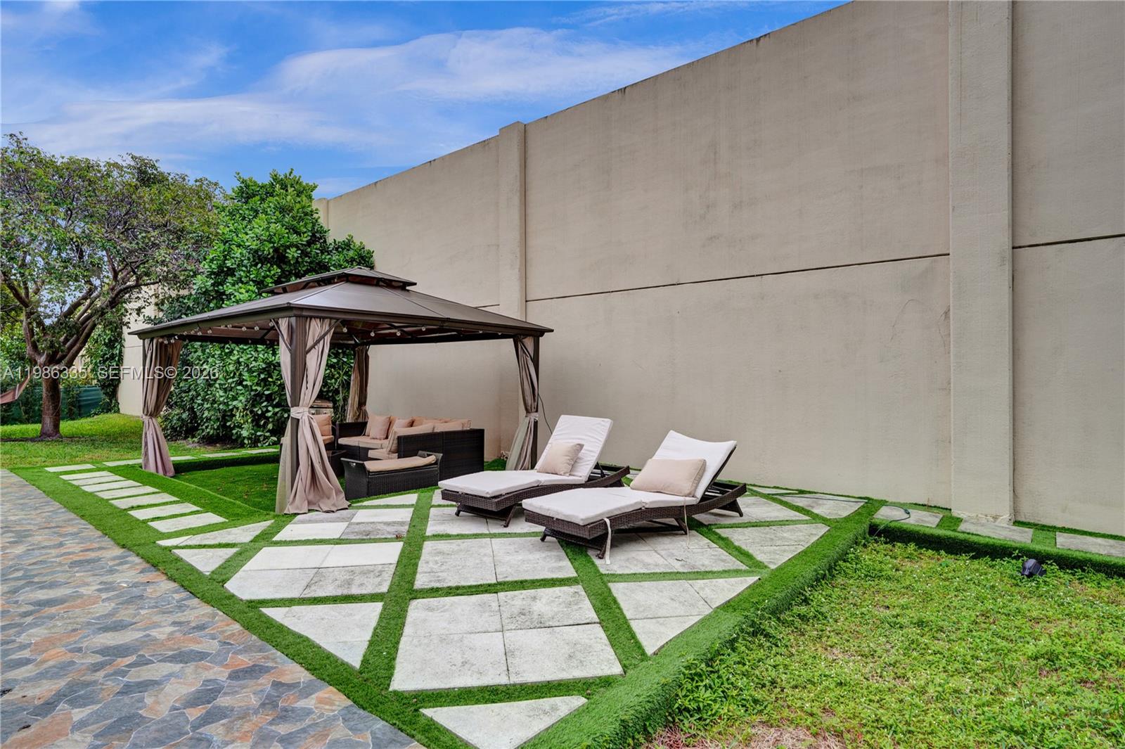 4220 NW 62nd Ct Coconut Creek, FL 33073