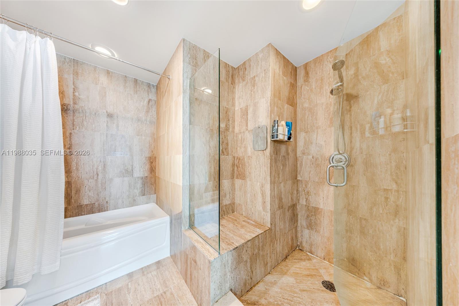 300 S Biscayne Blvd #T-2806 Miami, FL 33131