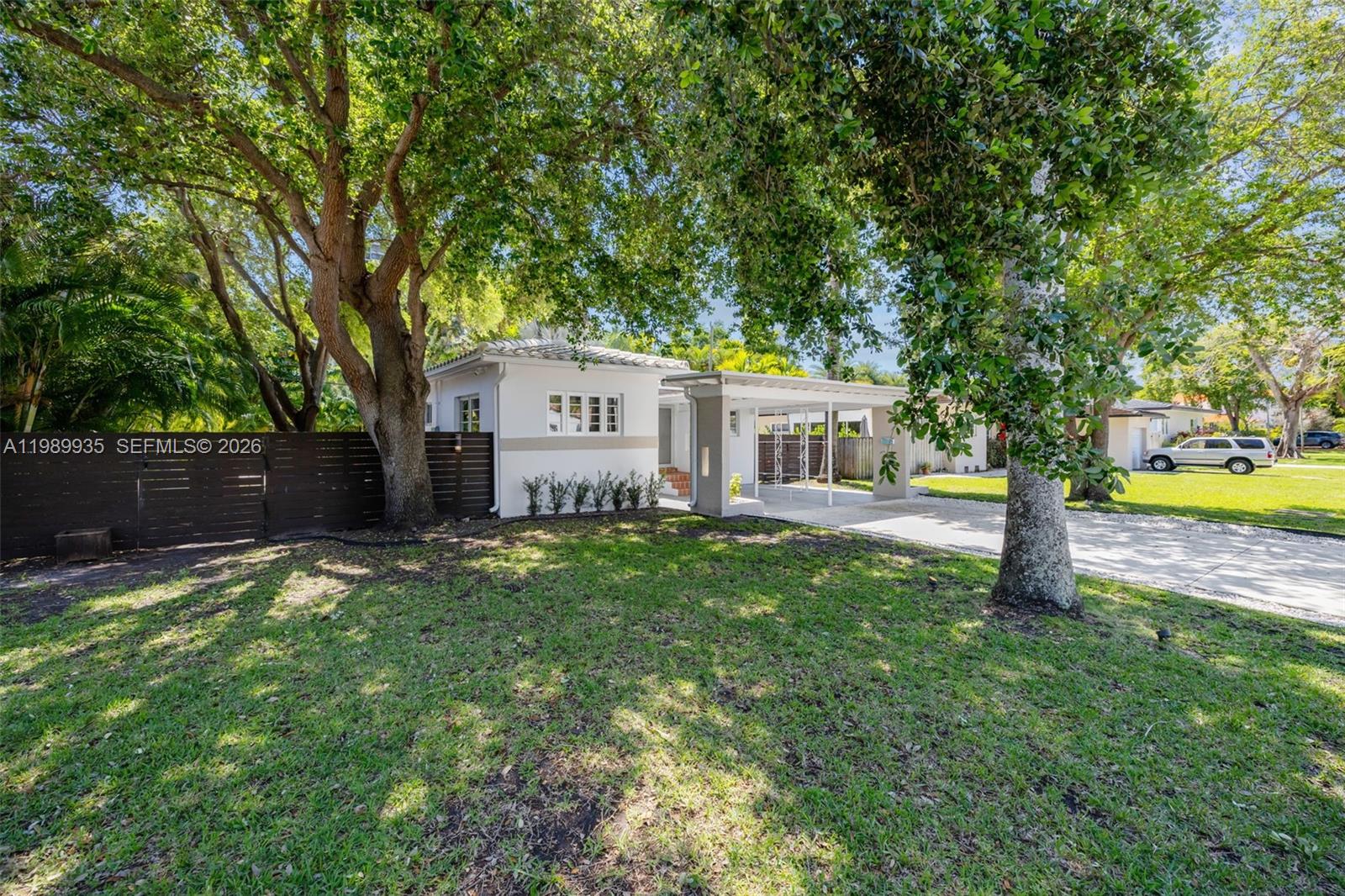 830 NE 72nd St Miami, FL 33138