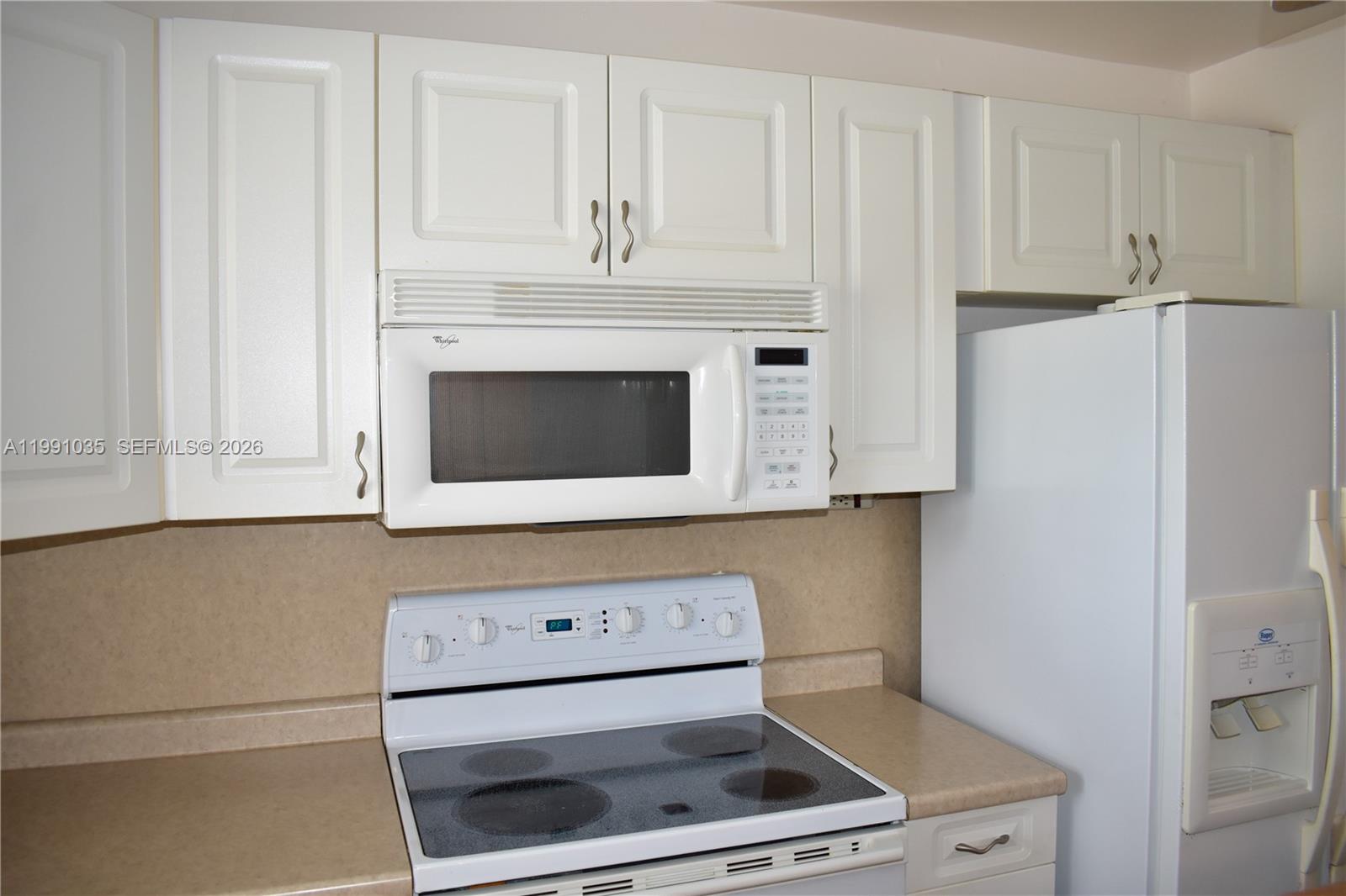 9800 Sunrise Lks Blvd #208 Sunrise, FL 33322