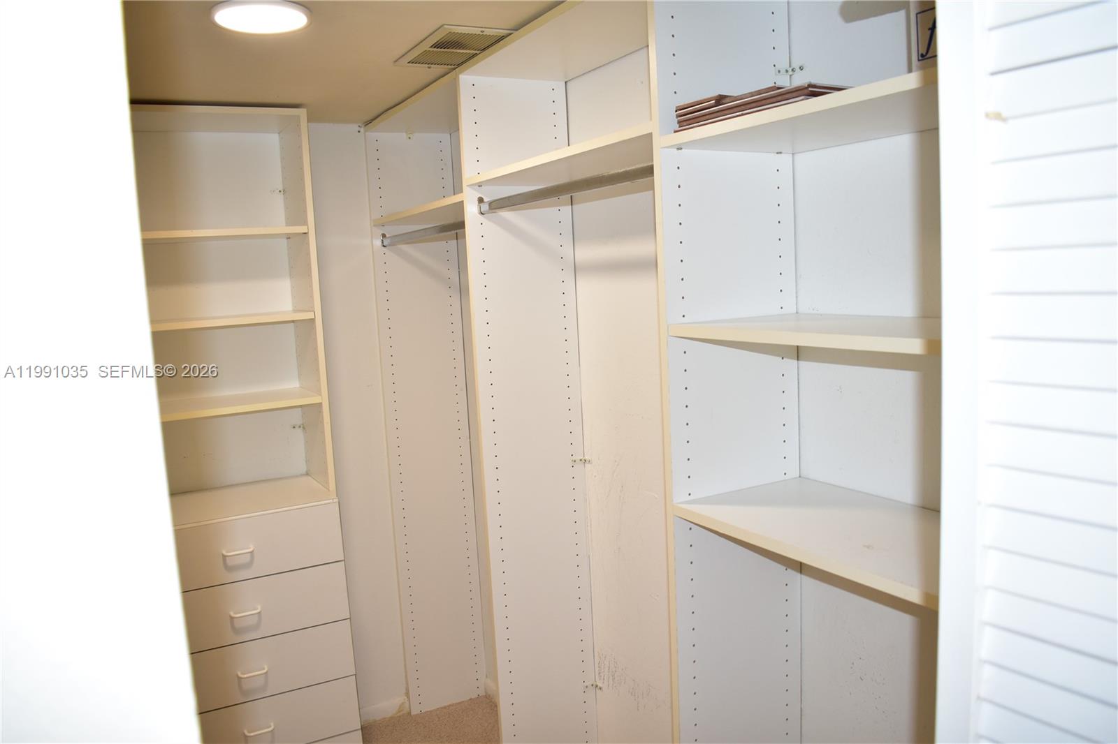 9800 Sunrise Lks Blvd #208 Sunrise, FL 33322