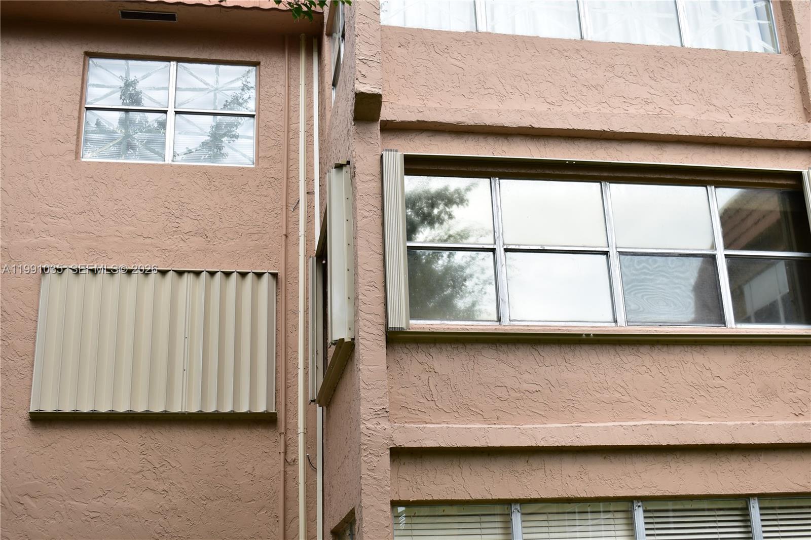 9800 Sunrise Lks Blvd #208 Sunrise, FL 33322