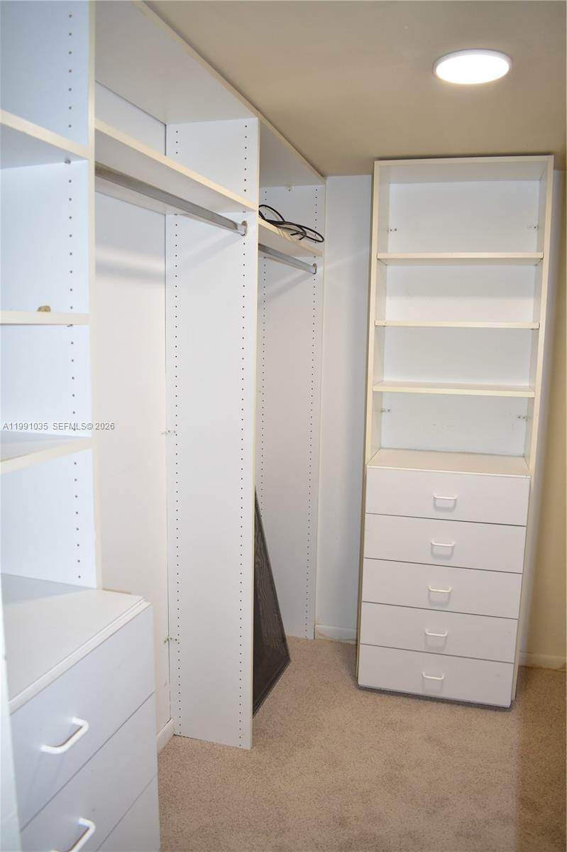 9800 Sunrise Lks Blvd #208 Sunrise, FL 33322