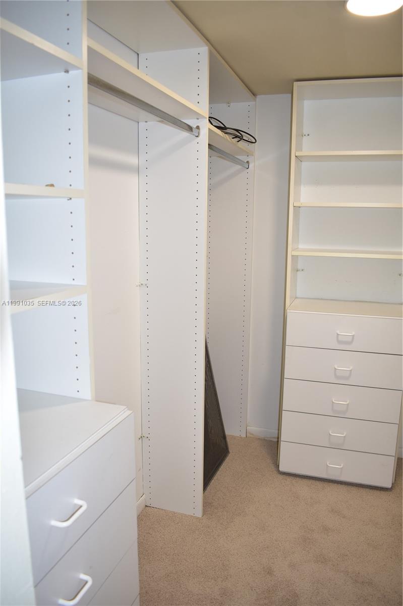 9800 Sunrise Lks Blvd #208 Sunrise, FL 33322