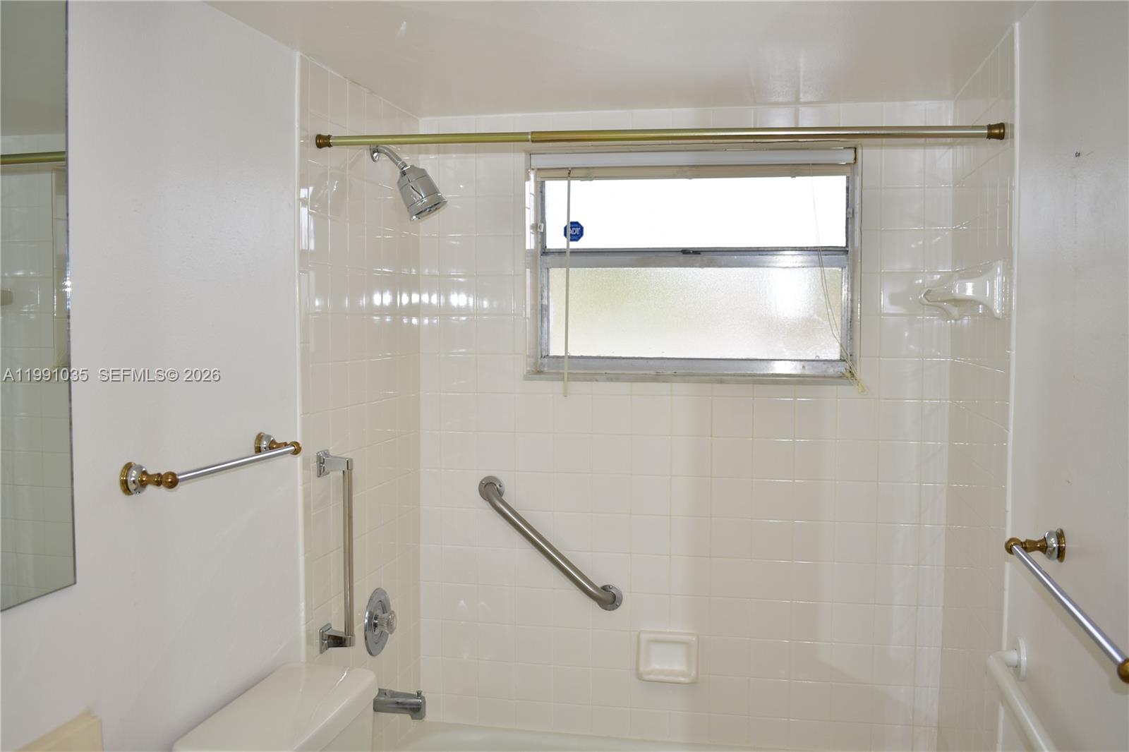 9800 Sunrise Lks Blvd #208 Sunrise, FL 33322